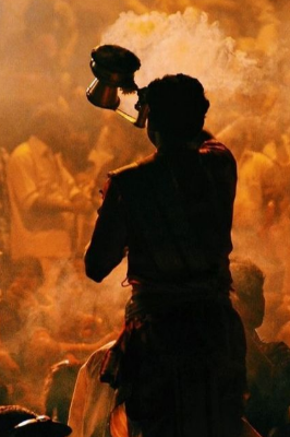 छेरछेरा के अवसर पर खारुन गंगा मैया की भव्य महाआरती